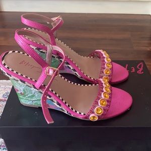 Betsey Johnson Kodi Multi heels